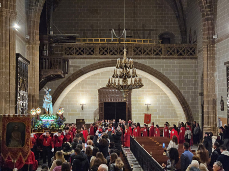 JESÚS DE LA HUMILDAD Y LA VIRGEN DE LA SOLEDAD REALIZARON SU ESTACIÓN DE PENITENCIA DEL MIÉRCOLES SANTO EN EL INTERIOR DE LOS TEMPLOS