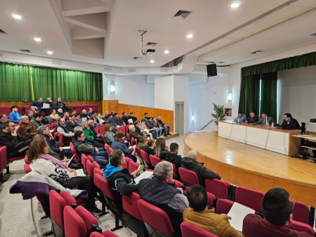 GRAN PARTICIPACIÓN EN LA REUNIÓN INFORMATIVA SOBRE LA AMPLIACIÓN DEL POLÍGONO INDUSTRIAL DE FUENTE DEL MAESTRE